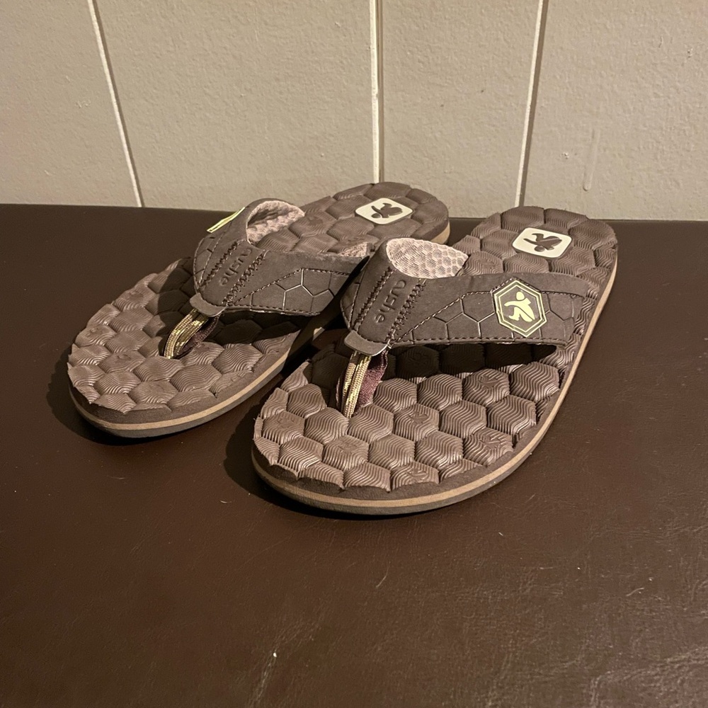 Cushe flip flops